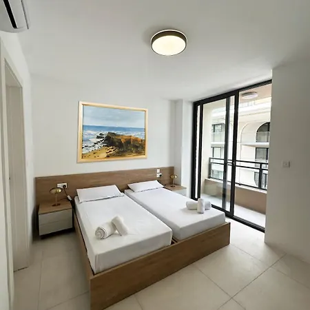 Deluxe Living - Paceville St. Julian's