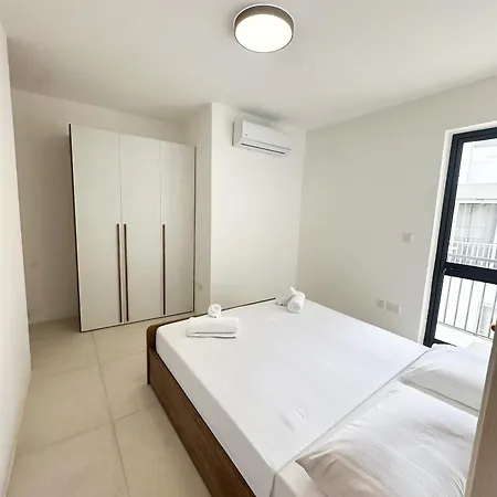 Deluxe Living - Paceville San Ġiljan